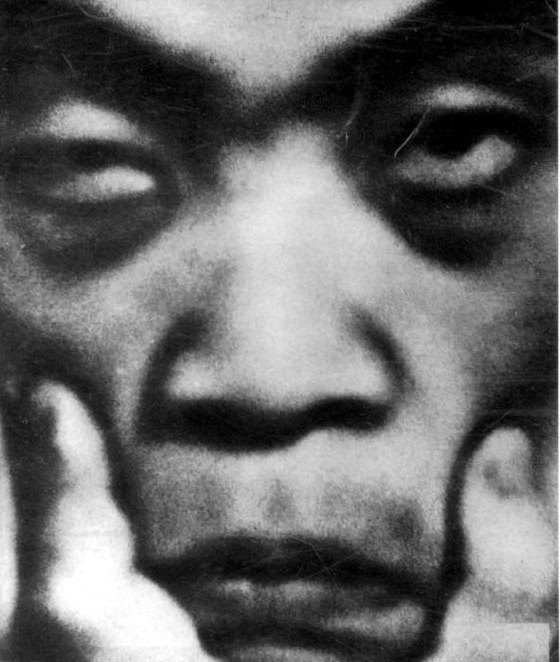 1집 〈멀고 먼 길〉 표지의 한대수 얼굴